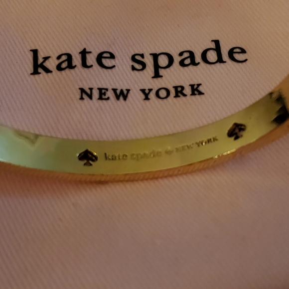 Kate spade spot the spade studded Hinged bangle - Picture 4 of 5